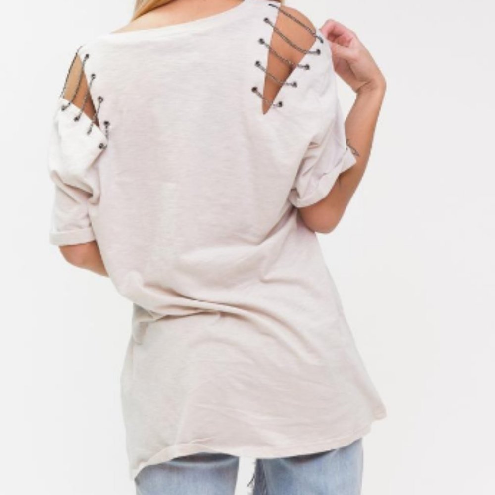 NWT Cold Shoulder V-Neck T-Shirt with Chains - Picture 3 of 4